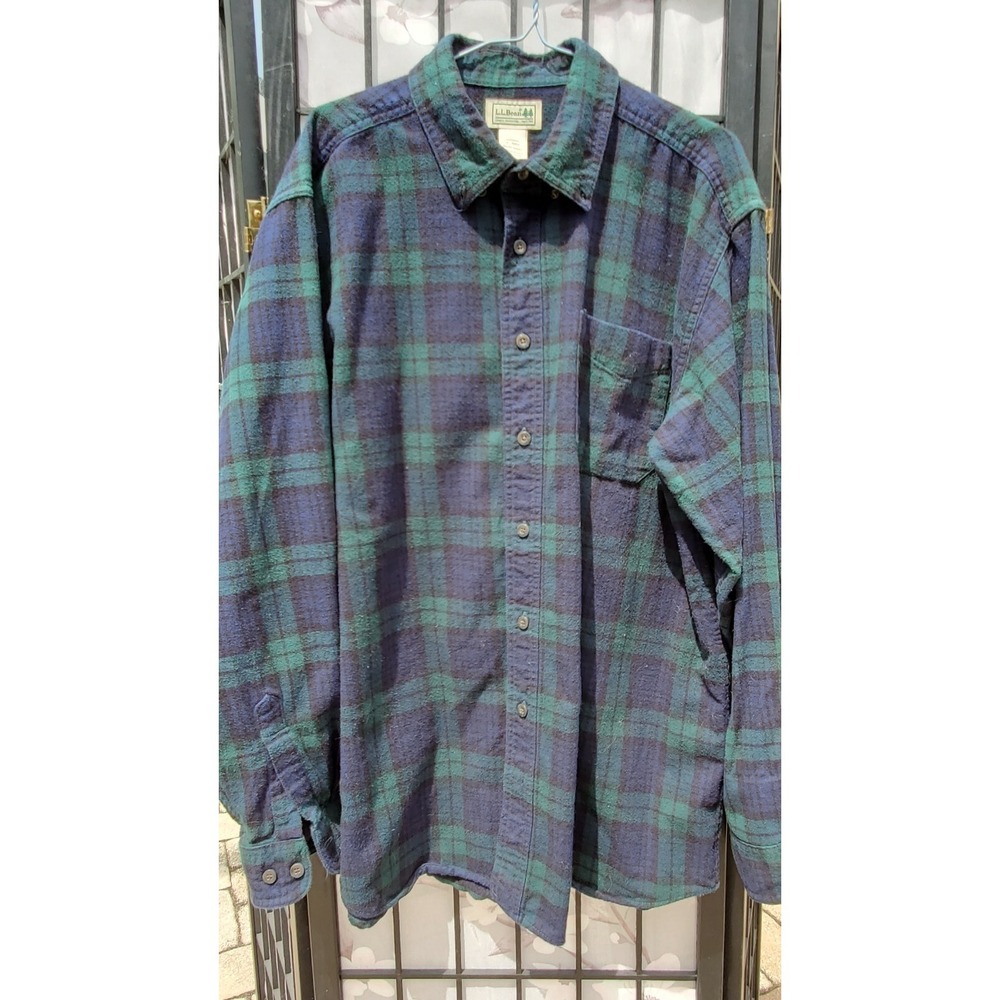 L.L. Bean Size L Scotch Plaid Flannel Shirt Green Blue Traditional Fit LS Button